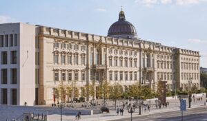 HuF-Kunst-am-Bau-Pfeil-Schloss-gesamt HuF-Kunst-am-Bau-Pfeil-Schloss-gesamt
