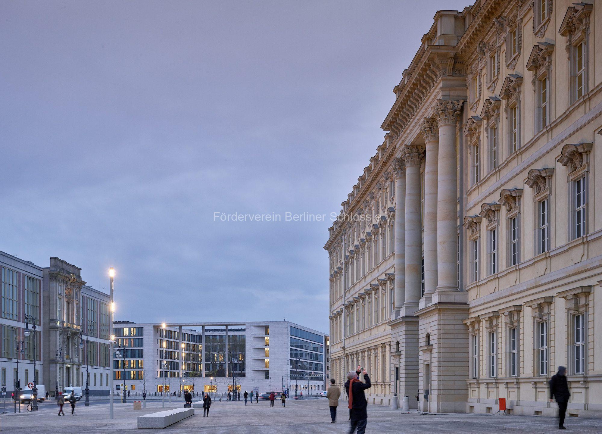 Freier Blick aufs Berliner Schloss – Humboldt Forum