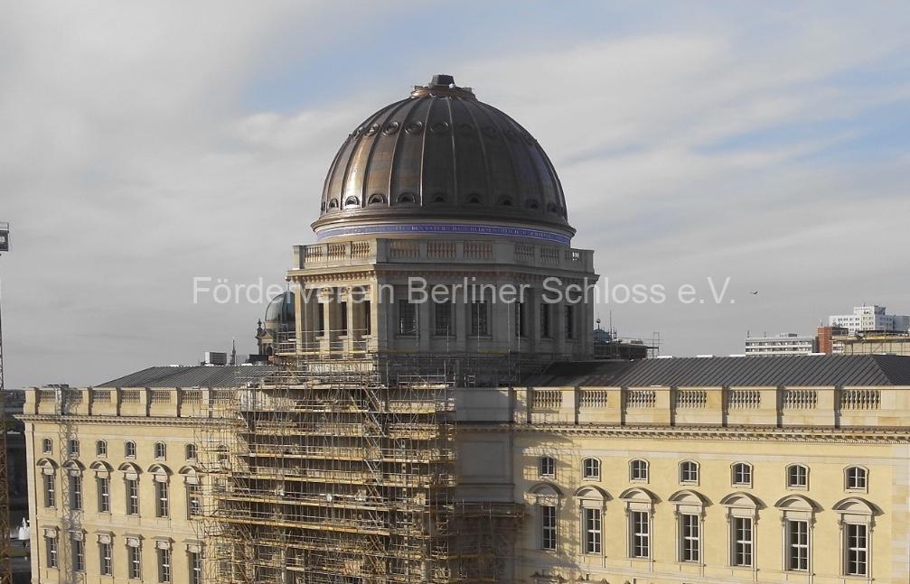 Rekonstruktion der Kuppel des Berliner Schlosses kurz vor Fertigstellung